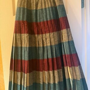 Vintage 1950’s pleated Gor—Ray wool skirt